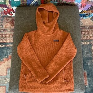 Patagonia Quilted Hooded Pullover in Rust